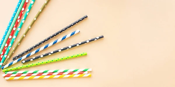 Paper Straws Multicolored Striped Dotted Straws Scattered Flat Lay Useful — Foto Stock