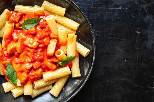 Pasta Tomato Sauce Vegetables Ziti Penne Macaroni Dish Italian Cuisine — Stock Photo, Image