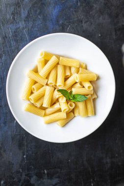 Makarna, makarna, makarna, makarna, makarna, makarna, makarna, İtalyan mutfağı, sağlıklı yemek, fotokopi, yemek, sade arka plan yemeği yemek için hazır. en üstteki görünüm