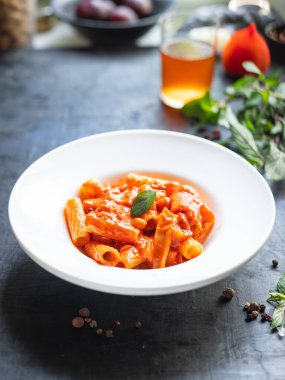 makarna sosu domates tarifi yemek masasında İtalyan yemeği fotokopi alanı arka plan kırsal manzarası 