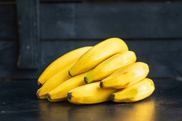 Bananas Frutas Frescas Maduras Refeição Lanche Copiar Espaço Comida Fundo — Fotografia de Stock