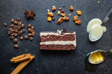 Çikolatalı kek, fındık, kahve, baharat, bal, ganache tatlı tatlı tatlı bayram yemeği atıştırmalığı fotokopi uzay yemeği arka plan kırsal