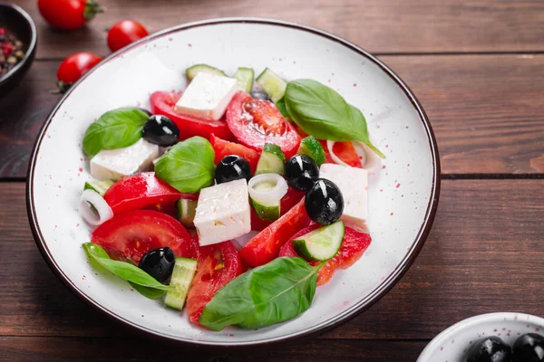 Griechischer Salat Mit Feta Und Gemüse — Stockfoto