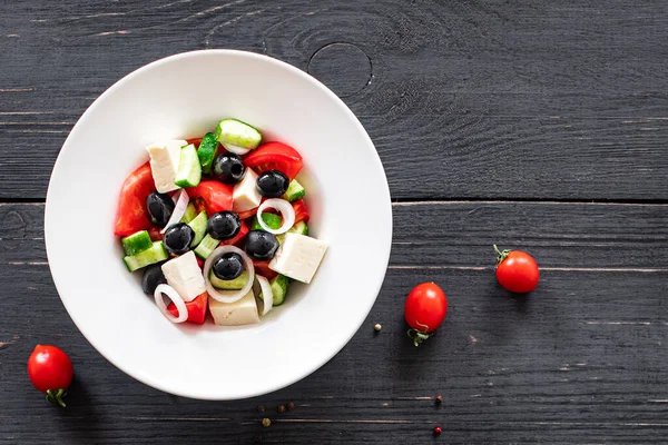 Griechischer Salat Mit Feta Und Gemüse — Stockfoto