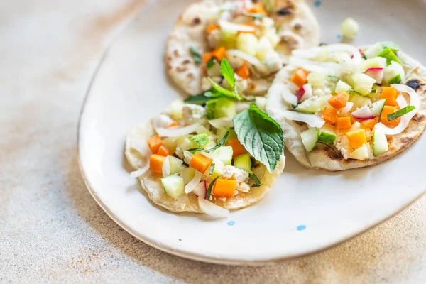 Tacos Vegetal Recheado Flatbread Doner Kebab Pita Refeição Lanche Mesa — Fotografia de Stock