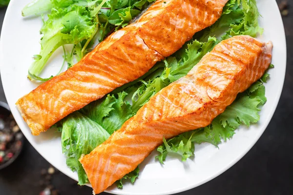 Salmon Fresh Salad Leaf Fish Grill Seafood Fried Grilled Snack — Stock Photo, Image