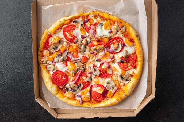 Verduras Pizza Tomate Pimienta Cebolla Champiñones Maíz Más Porción Fresca —  Fotos de Stock