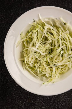 Lahana salatası, lahana salatası, sebze, sebze, sebze, çerez, çerez, lezzetli, lezzetli gurme, arka plan, masa rustik üst manzara, fotokopi alanı, vejetaryen ve vejetaryen yemekleri.