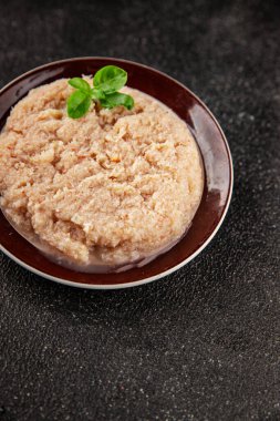 Konserve yengeç eti, deniz ürünleri, lezzetli yiyecekler, lezzetli gurme yemek arka planı, kırsal kesim, fotokopi alanı, pezetarya diyeti.