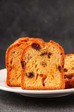 Meyveli kek tatlı meyveli pasta kurutulmuş meyveler, fındıklı geleneksel pişmiş yiyecekler doğal ürünler lezzetli çerezler lezzetli gurme yemek arkaplan masanın kırsal kesiminde fotokopi alanı