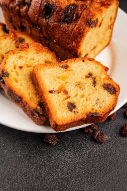 Meyveli kek tatlı meyveli pasta kurutulmuş meyveler, fındıklı geleneksel pişmiş yiyecekler doğal ürünler lezzetli çerezler lezzetli gurme yemek arkaplan masanın kırsal kesiminde fotokopi alanı