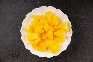 Ananas konserveleri tatlı meyve parçaları lezzetli çerezler lezzetli gurme yemek arkaplan masa üzerinde rustik üst görünüm fotokopi alanı keto ve paleo diyet vejetaryen ve vejetaryen gıda