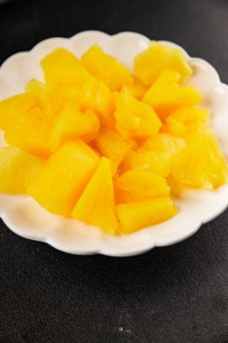 Ananas konserveleri tatlı meyve parçaları lezzetli çerezler lezzetli gurme yemek arkaplan masa üzerinde rustik üst görünüm fotokopi alanı keto ve paleo diyet vejetaryen ve vejetaryen gıda