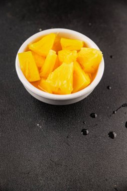 Ananas konserveleri tatlı meyve parçaları lezzetli çerezler lezzetli gurme yemek arkaplan masa üzerinde rustik üst görünüm fotokopi alanı keto ve paleo diyet vejetaryen ve vejetaryen gıda