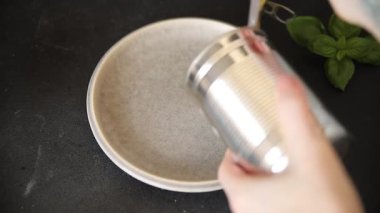 Mercimekli sosis ikinci tabak lezzetli aperatif lezzetli gurme yemek arkaplanı masa rustik üst görünüm fotokopi alanı