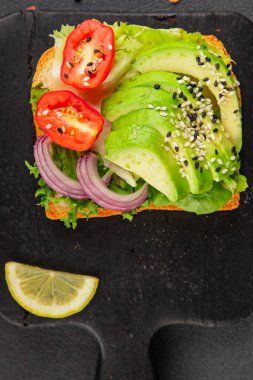 Avokado tostu. Sebze yemeği. Lezzetli çerez. Lezzetli yemekler.