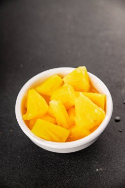 Ananas konserveleri tatlı meyve parçaları lezzetli çerezler lezzetli gurme yemek arkaplan masa üzerinde rustik üst görünüm fotokopi alanı keto ve paleo diyet vejetaryen ve vejetaryen gıda