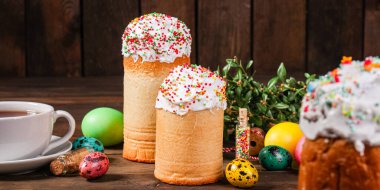 Paskalya pastası tatlı pasta geleneksel bayram hristiyanlığı organik ürün taze lezzetli gurme yemek arkaplanı masa kırsal gıdaların üst görünümü fotokopi alanı