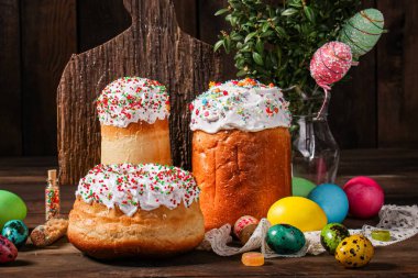 Paskalya pastası tatlı pasta geleneksel bayram hristiyanlığı organik ürün taze lezzetli gurme yemek arkaplanı masa kırsal gıdaların üst görünümü fotokopi alanı
