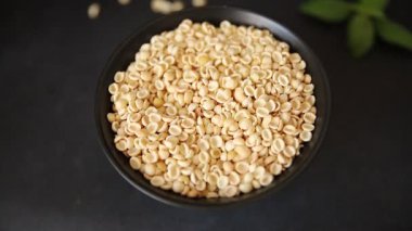 Küçük makarna davulu makarna makarna İtalyan yemeği lezzetli çerez taze gurme yemek masası kırsal üst görünüm fotokopi alanı ayarlıyor