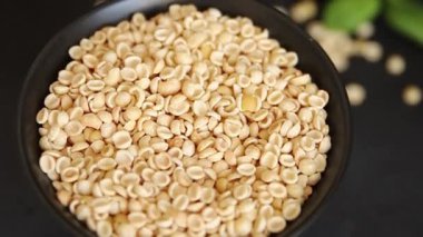 Küçük makarna davulu makarna makarna İtalyan yemeği lezzetli çerez taze gurme yemek masası kırsal üst görünüm fotokopi alanı ayarlıyor