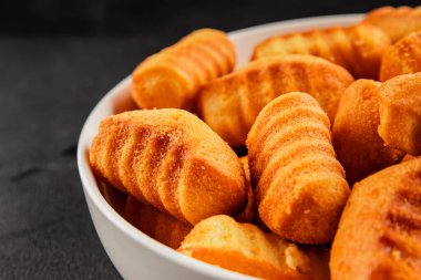 Madeleine tatlı bisküvi tatlı tatlı aperatif lezzetli leziz gurme yemek masası rustik yiyecekler üst görünüm fotokopi alanı