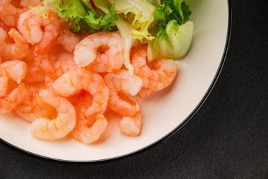 Karides salatası deniz ürünleri aperatifler lezzetli aperatifler taze gurme yemek arka planı masa rustik gıdalar üst görünüm fotokopi alanı pesseeter diyet