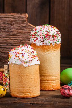 Paskalya pastası tatlı pasta geleneksel bayram hristiyanlığı organik ürün taze lezzetli gurme yemek arkaplanı masa kırsal gıdaların üst görünümü fotokopi alanı