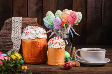 Paskalya pastası tatlı pasta geleneksel bayram hristiyanlığı organik ürün taze lezzetli gurme yemek arkaplanı masa kırsal gıdaların üst görünümü fotokopi alanı