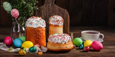 Paskalya pastası tatlı pasta geleneksel bayram hristiyanlığı organik ürün taze lezzetli gurme yemek arkaplanı masa kırsal gıdaların üst görünümü fotokopi alanı