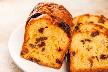 Meyveli kek tatlı meyveli pasta kurutulmuş meyveler, fındıklı geleneksel pişmiş yiyecekler doğal ürünler lezzetli çerezler lezzetli gurme yemek arkaplan masanın kırsal kesiminde fotokopi alanı