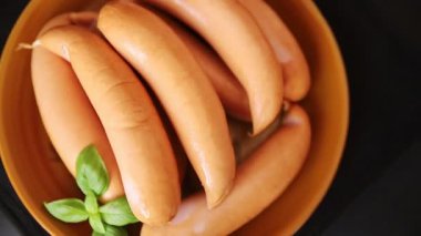 Sosis vejetaryen soya eti, bitkisel gıda, fast food, lezzetli aperatifler, taze gurme, masanın üstünde. Fotokopi alanı, fotokopi alanı, vejetaryen ya da vejetaryen paleo diyeti.