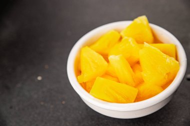 Ananas konserveleri tatlı meyve parçaları lezzetli çerezler lezzetli gurme yemek arkaplan masa üzerinde rustik üst görünüm fotokopi alanı keto ve paleo diyet vejetaryen ve vejetaryen gıda