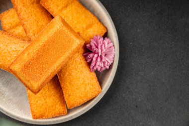 Finansal bisküvi tatlı tatlı aperatif taze lezzetli gurme yemek masası kırsal gıda üst görünüm fotokopi alanı