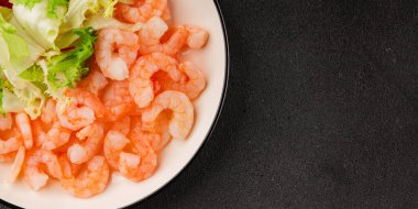 Karides salatası deniz ürünleri aperatifler lezzetli aperatifler taze gurme yemek arka planı masa rustik gıdalar üst görünüm fotokopi alanı pesseeter diyet