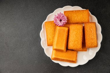 Finansal bisküvi tatlı tatlı aperatif taze lezzetli gurme yemek masası kırsal gıda üst görünüm fotokopi alanı