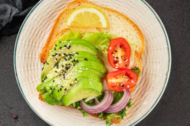 Avokado tostu. Sebze yemeği. Lezzetli çerez. Lezzetli yemekler.