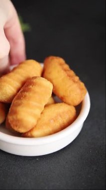 Madeleine tatlı bisküvi tatlı tatlı aperatif lezzetli leziz gurme yemek masası rustik yiyecekler üst görünüm fotokopi alanı