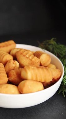 Madeleine tatlı bisküvi tatlı tatlı aperatif lezzetli leziz gurme yemek masası rustik yiyecekler üst görünüm fotokopi alanı