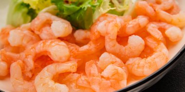 Karides salatası deniz ürünleri aperatifler lezzetli aperatifler taze gurme yemek arka planı masa rustik gıdalar üst görünüm fotokopi alanı pesseeter diyet