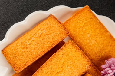 Finansal bisküvi tatlı tatlı aperatif taze lezzetli gurme yemek masası kırsal gıda üst görünüm fotokopi alanı