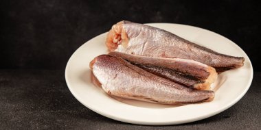 Çiğ balık, sağlıklı deniz mahsulleri ana yemek ana yemek aperatifler taze lezzetli gurme yemek masası kırsal yemek, fotokopi alanı, peskataryan diyeti.