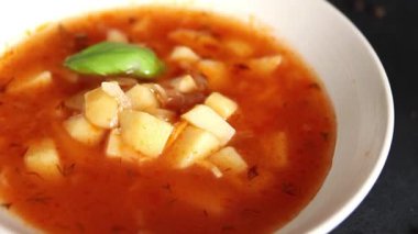 Kırmızı çorba, sebze patates, domates, et suyu, sebze çorbası, sebze çorbası, sebze çorbası, sebze çorbası, sebze çorbası, sebze çorbası, sebze çorbası.