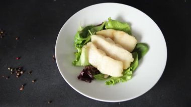 Kızarmış beyaz balık fileto pangasius ana yemek lezzetli aperatif lezzetli lezzetli gurme yemek arkaplan masa rustik gıda üst görünüm fotokopi alanı peseeter diyet