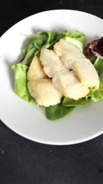 Kızarmış beyaz balık fileto pangasius ana yemek lezzetli aperatif lezzetli lezzetli gurme yemek arkaplan masa rustik gıda üst görünüm fotokopi alanı peseeter diyet