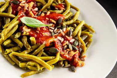 Yeşil fasulye sosu ana yemek ana yemek aperatif aperatif lezzetli leziz gurme yemek arka plan masa rustik gıda üst görünüm fotokopi alanı keto ve paleo diyet vejetaryen ve vejetaryen gıda