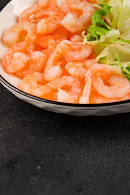 Karides salatası deniz ürünleri aperatifler lezzetli aperatifler taze gurme yemek arka planı masa rustik gıdalar üst görünüm fotokopi alanı pesseeter diyet