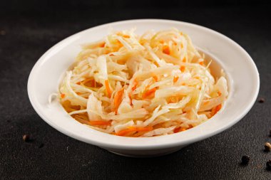 Lahana salatası lahana salatası lahana salatası doğal sağlıklı yemek aperatifi taze yemek masası sofraya gurme yemek arkaplanı koyun rustik yemekler üst görünüm fotokopi alanı vejetaryen ve vejetaryen yemekleri