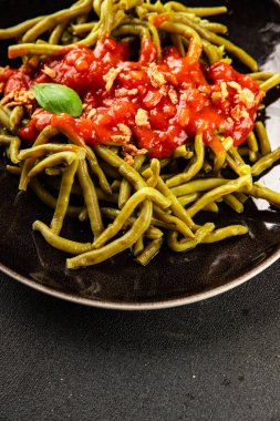 Yeşil fasulye sosu ana yemek ana yemek aperatif aperatif lezzetli leziz gurme yemek arka plan masa rustik gıda üst görünüm fotokopi alanı keto ve paleo diyet vejetaryen ve vejetaryen gıda