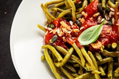 Yeşil fasulye sosu ana yemek ana yemek aperatif aperatif lezzetli leziz gurme yemek arka plan masa rustik gıda üst görünüm fotokopi alanı keto ve paleo diyet vejetaryen ve vejetaryen gıda